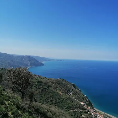 Bella Tindari דירה *